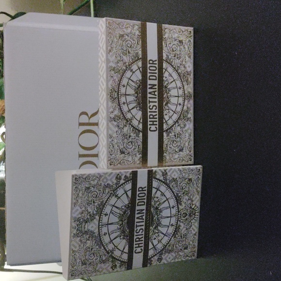 DIOR Stationary SET New IN  Box ! 10 cards @ envelops - Picture 3 of 3